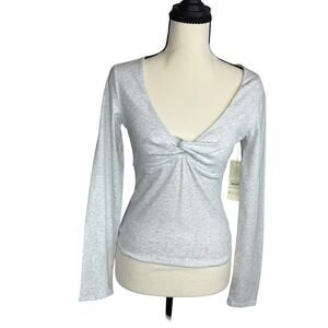 No Boundaries Twist Front Top 🤍 Gray Long Sleeve Fitted Size S NWT